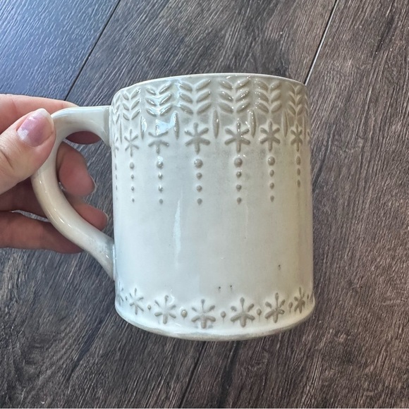 Anthropologie holiday mug Christmas mitten monogram initial “W” - Picture 3 of 4